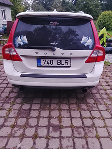 Volvo V70 2011 (3 фото из 3)