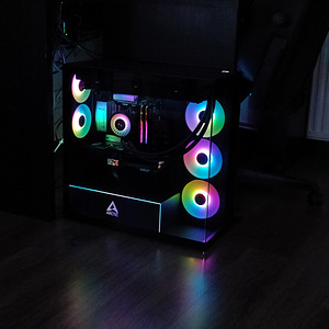 Ryzen 9800x3d / RTX 5080 / 420mm AIO / DDR5 / WIN 11 (7 foto / 7)