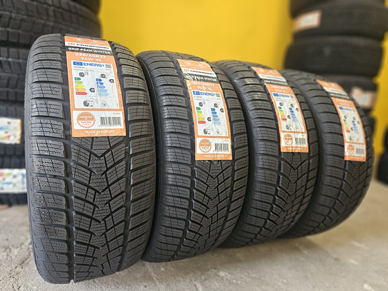 245 40 R 18 Crosswind Grip Peak Winter ( made by Michelin )
