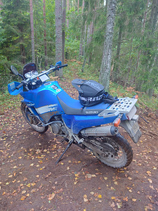 Suzuki dr800S (a2) (2 фото из 4)