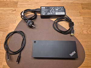 Lenovo ThinkPad USB-C док-станция / док + зарядное устройство Lenovo 135W (1 фото из 8)