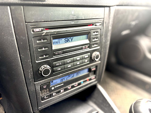 Volkswagen Golf (10 фото из 15)