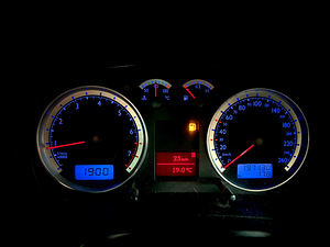 Volkswagen Golf (9 фото из 15)