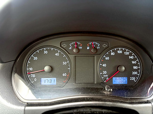 Volkswagen Polo (10 фото из 15)