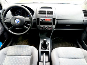 Volkswagen Polo (7 фото из 15)