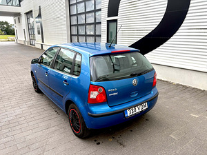 Volkswagen Polo (4 фото из 15)