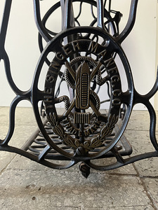 Singer 1930 г. (8 фото из 8)