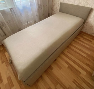 Продаётся кровать. (2 фото из 3)