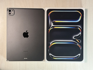 Apple iPad Pro 11 M4 256GB WiFi Space Black, аккумулятор 94% (1 фото из 7)