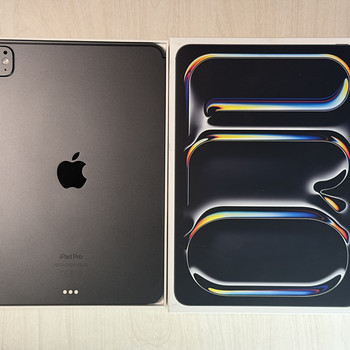 Apple iPad Pro 13 M4 256GB WiFi Space Black, аккумулятор 94%