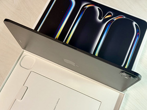 Apple iPad Pro 11 M4 256GB WiFi Space Black, аккумулятор 94% (3 фото из 7)