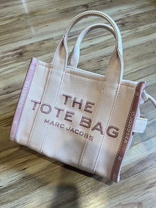 The tote bag marc jacobs (1 foto / 10)