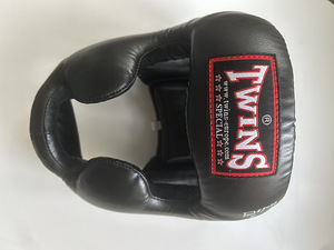 Twins Special Full Face Head Gear. size M (1 foto / 3)