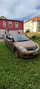 Продам аварийный Nissan Tiida (1 фото из 9)