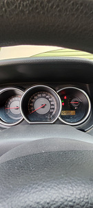 Продам аварийный Nissan Tiida (7 фото из 9)