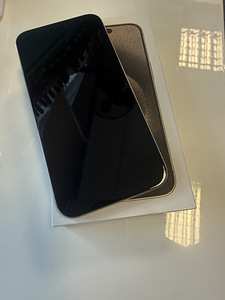 iPhone 15 Pro Max 256GB (2 фото из 4)
