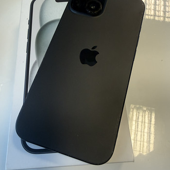 iPhone 15 128GB