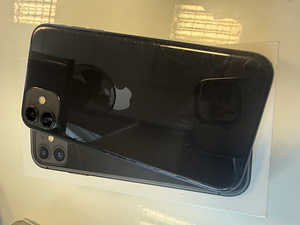 iPhone 11 64GB (1 фото из 4)