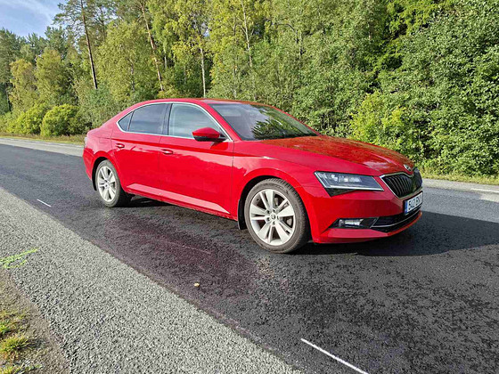 Škoda Superb 2.0 TDI (куплен новой в Эстонии) DSG Style | 2019