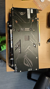 Видеокарта ASUS Nvidia GTX-1050 (3 фото из 5)
