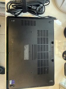 DELL Latitude E5470 8/256GB (4 foto / 6)