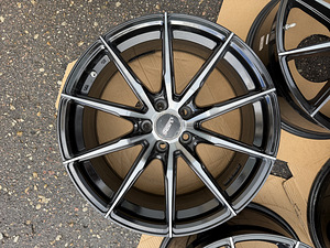 19" ABS veljed 5x112 + andurid (4 foto / 8)