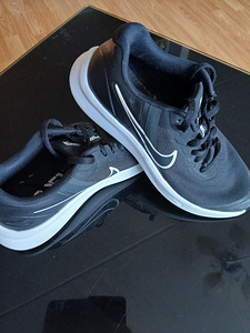 Nike, размер 37,5 (1 фото из 3)