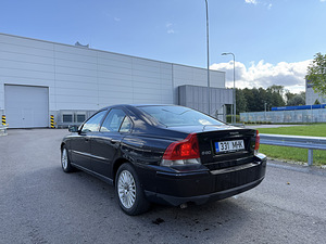Volvo S60 2.4D Facelift Euro 3 (5 foto / 11)
