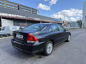 Volvo S60 2.4D Facelift Euro 3 (6 foto / 11)