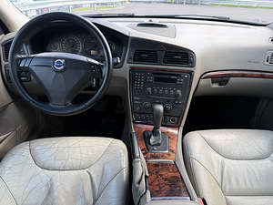 Volvo S60 2.4D Facelift Euro 3 (7 foto / 11)