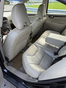 Volvo S60 2.4D Facelift Euro 3 (8 foto / 11)