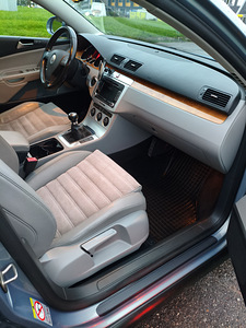 VW Passat, Highline -2.0(147kw)2009. (8 foto / 12)