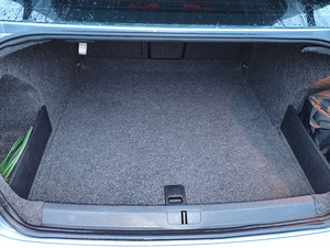 VW Passat, Highline -2.0(147kw)2009. (9 foto / 12)