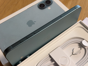 Apple iPhone 16 Plus бирюзовый 128GB, в хорошем состоянии, аккумулятор 98%, гара... (3 фото из 8)