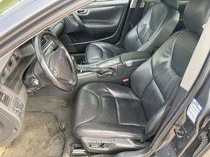 Volvo S60 Summum D5 (11 фото из 15)