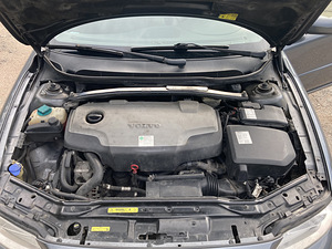 Volvo S60 Summum D5 (13 фото из 15)