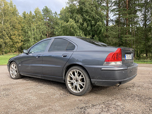 Volvo S60 Summum D5 (2 фото из 15)