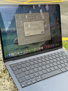 MacBook Air M2 13,6” — 16/256 GB (6 foto / 7)