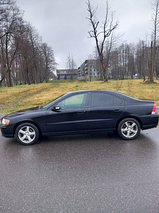 Volvo S60 2.4D manual 2008a - Varuosadeks / Tervikuna (2 foto / 3)