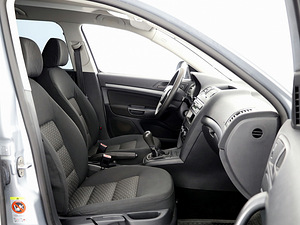 Skoda Octavia Comfortline Facelift 1.2 77kW (6 фото из 7)