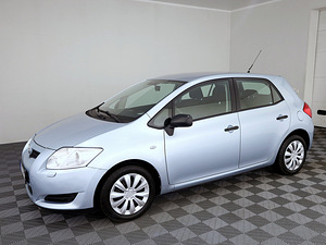 Toyota Auris Linea Sol A-C 1.4 71kW (2 фото из 9)