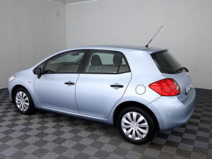 Toyota Auris Linea Sol A-C 1.4 71kW (4 фото из 9)