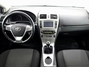 Toyota Avensis Linea Sol Facelift 2.0 D-4D 91kW (5 фото из 8)