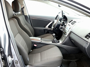 Toyota Avensis Linea Sol Facelift 2.0 D-4D 91kW (6 фото из 8)