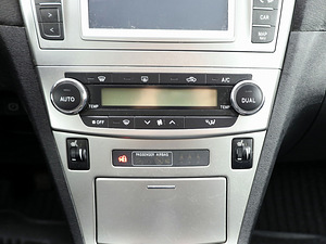 Toyota Avensis Linea Sol Facelift 2.0 D-4D 91kW (8 фото из 8)