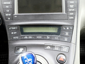 Toyota Prius Linea Sol Facelift 1.8 73kW (8 фото из 8)