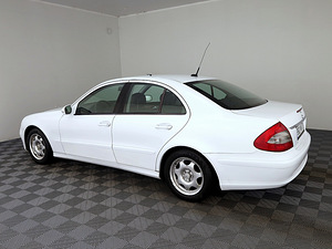 Mercedes-Benz E 200 Elegance Facelift ATM 1.8 120kW (4 фото из 7)