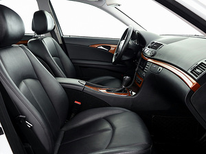 Mercedes-Benz E 200 Elegance Facelift ATM 1.8 120kW (6 фото из 7)