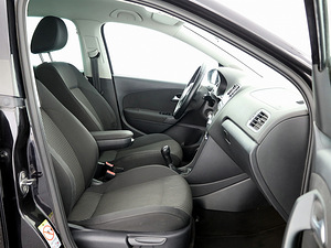 Volkswagen Polo Comfortline 1.6 TDI 66kW (6 фото из 7)