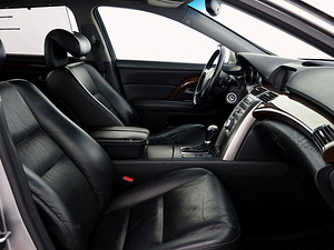 Honda Legend Luxury 4x4 ATM 3.5 217kW (6 foto / 8)